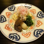 俵屋旅館 - 夕食：強肴（鱧東寺巻 大黒しめじ 人参葉　紅白大根）