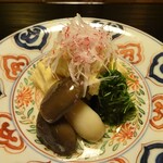 俵屋旅館 - 夕食：強肴（鱧東寺巻 大黒しめじ 人参葉　紅白大根）