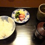 俵屋旅館 - 夕食：ご飯、止椀 赤出し、香の物