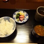 俵屋旅館 - 夕食：ご飯、止椀 赤出し、香の物