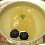俵屋旅館 - 夕食：水物（洋梨甘味煮 ブルーベリー)