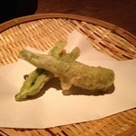 ワインと天婦羅 あら木 - 甘長ししとう