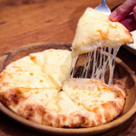 カッチャル バッチャル - ・チーズクルチャ 600円