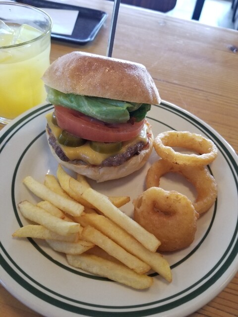 ザ バーガー スタンド ブブノワ The Burger Stand Bubnova 東山公園 ハンバーガー 食べログ