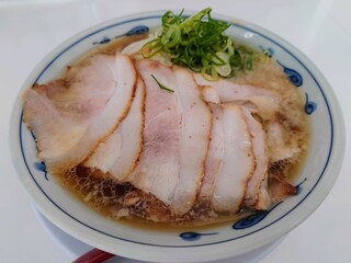 万両力石 - 令和2年8月 醤油ラーメン 770円 平日ランチタイム トッピングチャーシュー 無料