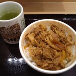 Sukiya - 牛丼/ミニをお茶と一緒に食べた