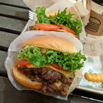 シェイクシャック - 『SHACK W.Burger』　１１６６円（税込）