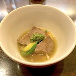 肉友 - 豚舌と白インゲン豆の煮込み