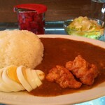 ナイアガラ - エッグカレー 800円、大森券(ライス＆ルウ大盛) 200円、コールスロー 180円、唐揚げ2個はクリスマスサービスになります