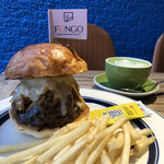 ファンゴー - 【12月のMonthly Burger】 『牛ほほシチューのチーズバーガー¥1800』 【SEASONAL DRINK】 『抹茶ラテ¥650』