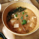 Tamagokafegohan - 味噌汁