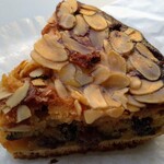 パン家のどん助 - ラムレーズンタルト