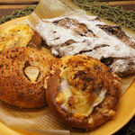 オーガニックパン工房　それいゆ - おうちに帰って早速、いただきま～す！
      それいゆさんのパンは全てオーガニック、無農薬の素材を使って
      焼かれてるんだよ。写真でお伝えできないのが残念ですが、
      パンのとってもいいにおいがします。