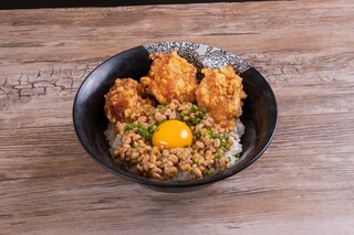 Sapporo Zangi Hompo - ザンギ納豆丼 660円(税込)