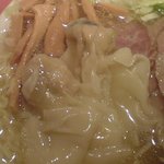 ちばき屋 - 海老ワンタンのアップ.