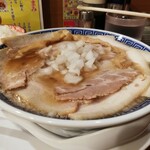 新潟発祥ラーメン なおじ - 背脂チャーシューメン\1,100