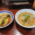 Hida - サービスセット  ラーメン(豚骨醤油)とカレー丼  750円(税込)