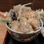 はも・天然ふぐ 銀座 福和 - はみだしふぐ天丼1400円