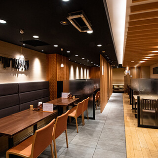 地下1階！開放的で落ち着いた和空間。小上がりのお席有