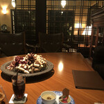 山荘無量塔 - デザートはバーで。水出しアイスコーヒーと。