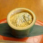 俵屋旅館 - ウエルカムティー：わらび餅