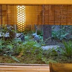 俵屋旅館 - パブリックスペース：図書室