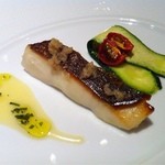 レストラン リューズ - マナガツオのポワレ、ズッキーニのピュレと浅蜊のエマルジョン