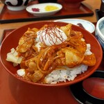 Tamaki - 豚ピリ辛丼、結構辛くて美味い