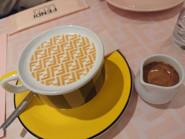フェンディ カフェ バイ アニヴェルセル Fendi Caffe By Anniversaire 表参道 カフェ 食べログ フェンディ カフェ バイ アニヴェルセル Fendi Caffe By Anniversaire 表参道 カフェ 食べログ