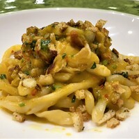 クリマ ディ トスカーナ - ピーチ フランス産オマールブルー イタリア産黄色トマト　オマールブルーに軽く火を入れ、酸味の少ない黄色トマトのソースでいただくピーチパスタ、香りがとても良く、モチプニュっとした麺にカリカリッとしたクルトンの様な細かい揚げパンの食感が楽しいです♪