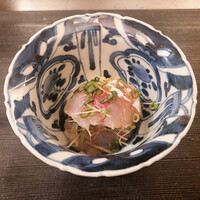 冨久屋 - 鯵のたたき
                    薬味の香りと鯵の旨味が上品にマッチしてました。