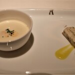 アピシウス - アミューズ：カブのスープ、サーモン＆ホタテ