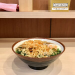 そばの神田 東一屋 - ほうれん草の緑　
      温玉と揚げ玉の白　
      一味の赤　
      
      これぞ漢のクリスマス。
      ブチまけろ！  #BCMKR!