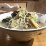 らぁ麺 吉井 - けっこうなボリュームのタンメン