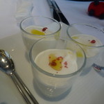 ザ キッチン サルヴァトーレ クオモ - アミューズ　カリフラワーのムース　チャージ料300円/人