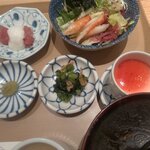 魚盛 - ごまドレッシングのかかっていないカニカマサラ