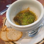 食工房 ぶどうの木舎 - 牡蠣のブルギニオン。にんにく・バター・パセリで、スッゴい牡蠣の良い味出てて、美味しい(*´∀｀)