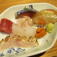 乙味 あさ井 - 本日のお造り：あかむつの炙り：芳ばしい香りがイイですネ！ 寒鯖：脂がよくのっていて目茶目茶 美味しいです。 カワハギ。 本鮪：山葵をぽっちりと付けて頂きました。 牡丹海老：美味いッ！ アオリイカ。　　　　　2020.12.19