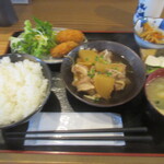 Shuseki Matsushita - 日替わりの豚肉と大根の生姜煮＆カキフライでございます