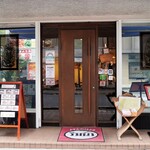 メナムのほとり - 外観