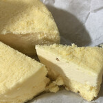 小樽洋菓子舗ルタオ 本店 - それぞれにカットしていただきました