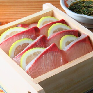 We offer a variety of steamed dishes, from steamed shabu to obanzai steamer.