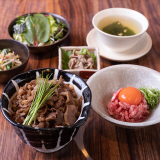 【一番人気】和牛嘉御膳～ユッケ、焼肉丼など6品＋ドリンク～