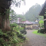 大松家 - 門からの風景