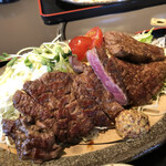 レストラン 牛石 - 分厚くないけど、サイズは大きい