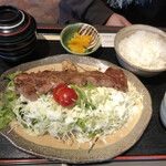 レストラン 牛石 - 妻もステーキ定食！