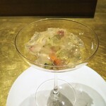 シャテーニュ - カリフラワーのムースとホタテ　アサリのジュレ寄せ