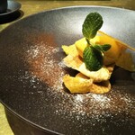 シャテーニュ - チョコレートとみかんのムース　はっさく