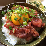 居喰処 光 - 2020/12/24
      本日の日替り まぐろユッケ丼 500円