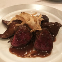 フリコトー - エゾ鹿モモ肉のあぶり焼きとそのレバーのソテー